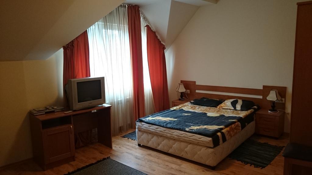 Tes Royal Plaza Apartments 보로베츠 외부 사진